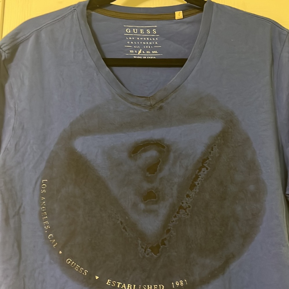 Guess Los Angeles. V neck t-shirt - Picture 3 of 5